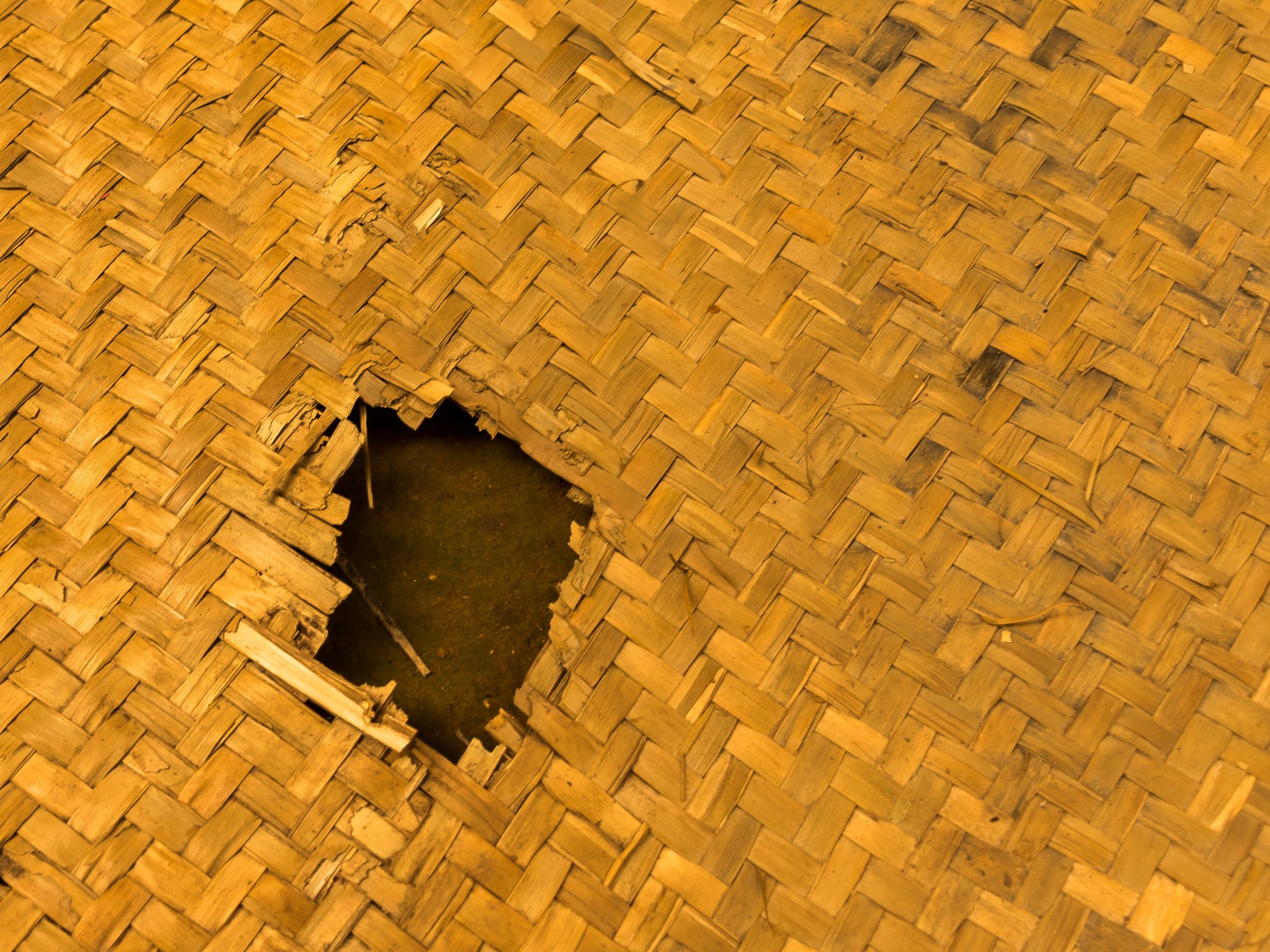 agujero en un petate