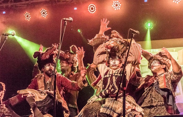 AGARRATE CATALINA MURGA