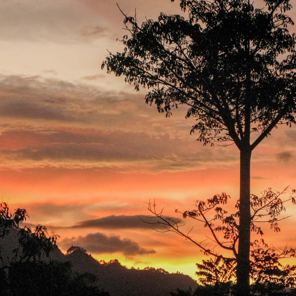 atardecer en la montaña