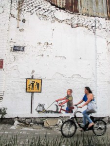 CALLEJÓN CON VIA DE TREN MÉXICO_6