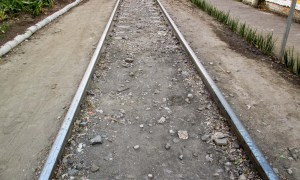 CALLEJÓN CON VIA DE TREN MÉXICO_6