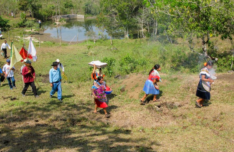 FIESTA DE LA CRUZ COMUNIDAD INDIGENA