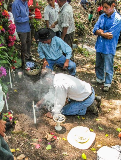 LAVANDO ROPA VIRGEN_3