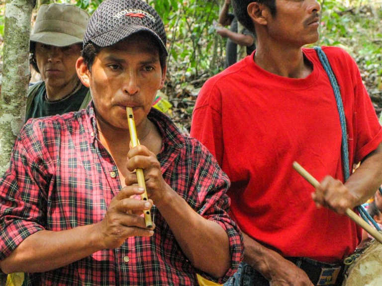 LAVANDO ROPA VIRGEN_3