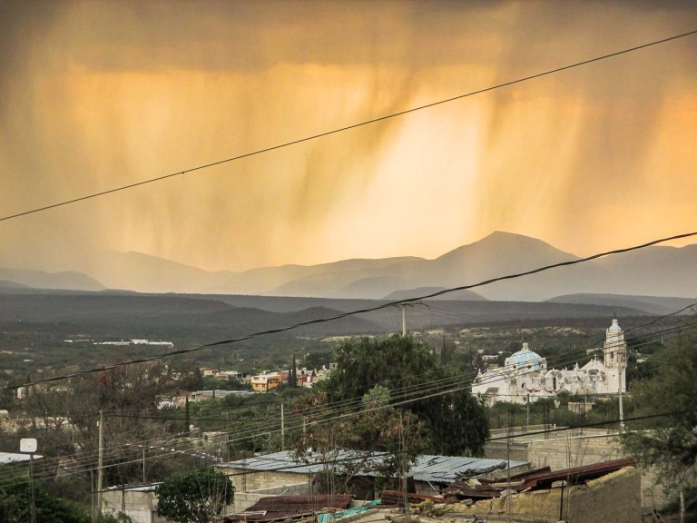 PAISAJE CON LLUVIA EN EL DESIERTO_2